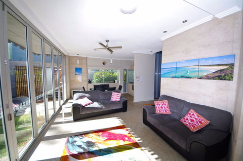 Sun Worship Crescent Head Eco Villas - Accommodation in Brisbane 2