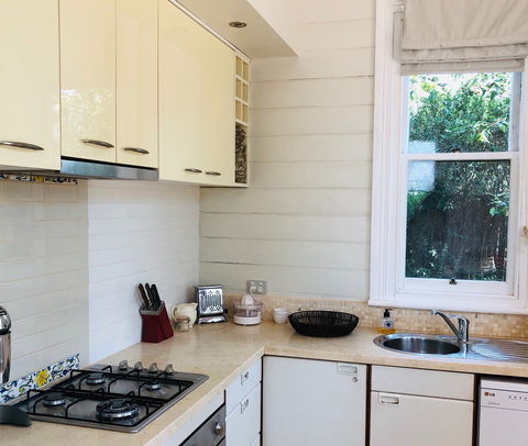 1880s Kananook Heritage House - Accommodation in Brisbane 2