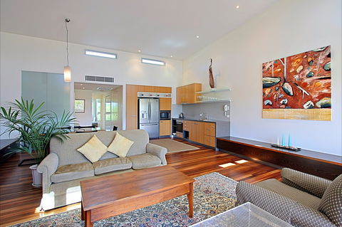 Beach Villa 17, East On Byron - Accommodation in Brisbane 0