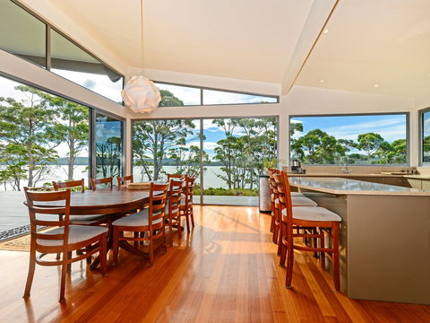 Cloudy Bay Lagoon Estate - Accommodation in Brisbane 2