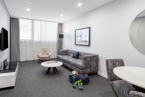 Meriton Suites North Sydney - Accommodation in Brisbane 2