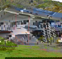 Point Plomer Holiday Cottages - Accommodation in Brisbane