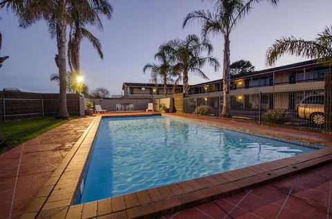 Red Carpet Motel - Accommodation in Brisbane 1