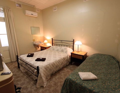 The Central Hotel Cootamundra - Accommodation in Brisbane 1