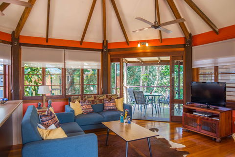 The African Village - By Clouds - Accommodation in Brisbane 2