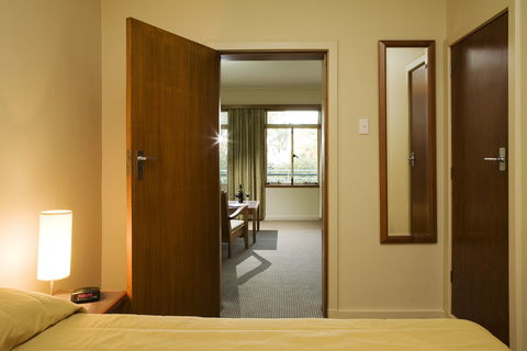 University House - Accommodation in Brisbane 2