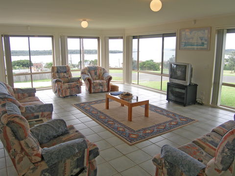 Water View House - Accommodation in Brisbane 0
