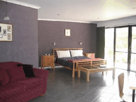 Wrens On Glenelg - Accommodation in Brisbane 1