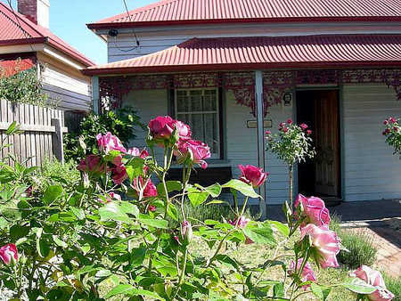 Airleigh - Rose Cottage - Accommodation in Brisbane 0
