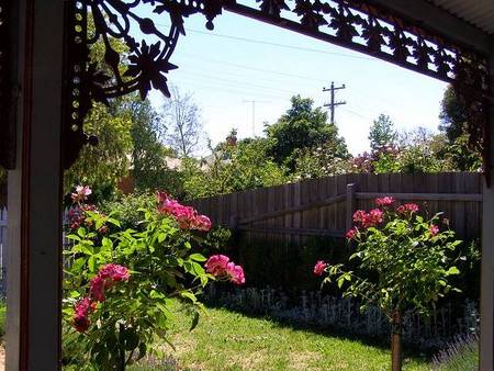 Airleigh - Rose Cottage - Accommodation in Brisbane 4