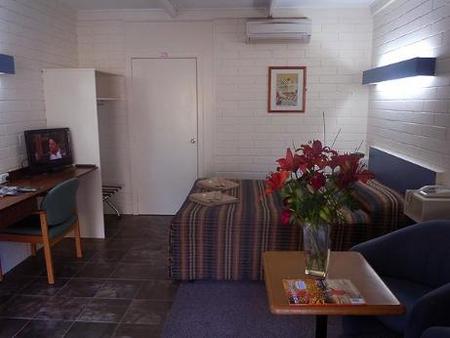 Central Highlands Motor Inn - Accommodation in Brisbane 1