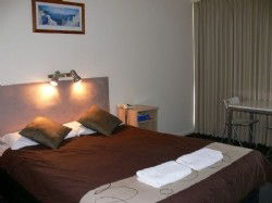 Warrina Motor Inn - Accommodation in Brisbane 0