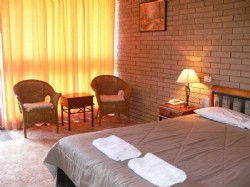 Warrina Motor Inn - Accommodation in Brisbane 1