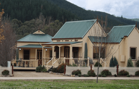 Autumn Affair Cottages  - Accommodation in Brisbane
