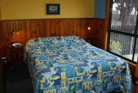 Bicheno's Gallery And Apartments - Accommodation in Brisbane 1