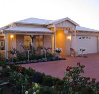 Sussex on Willis Cove Bed and Breakfast - Accommodation in Brisbane