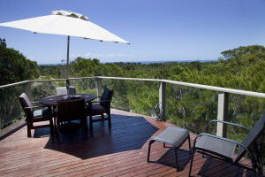 Oasis Apartments And Treetop Houses - Accommodation in Brisbane 2