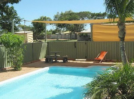 Outback Oasis Caravan Park - Accommodation in Brisbane 1