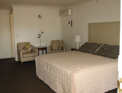 Country Comfort Tumut Valley Motel - Accommodation in Brisbane 1