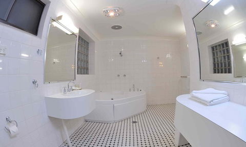 Country Comfort Tumut Valley Motel - Accommodation in Brisbane 4