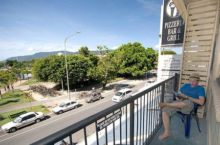 Global Backpackers - Accommodation in Brisbane 1