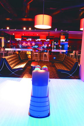 Strike Bowling Bar - Chapel - Accommodation in Brisbane 3