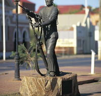 Miners Monument - Accommodation in Brisbane