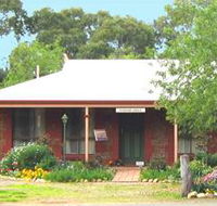 Stacey Studio Gallery  Almond Grove BB - Accommodation in Brisbane