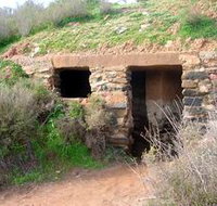 Miners Dugouts - Accommodation in Brisbane