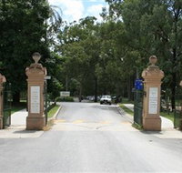 Kalinga Park Memorial - Accommodation in Brisbane