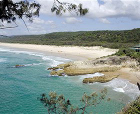 Main Beach, North Stradbroke Island - Accommodation in Brisbane 0