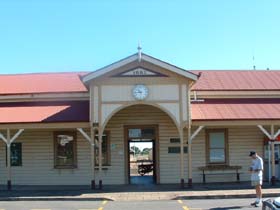 Maryborough Railway Station - Accommodation in Brisbane 0