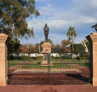 Dalby War Memorial and Gates - Accommodation in Brisbane