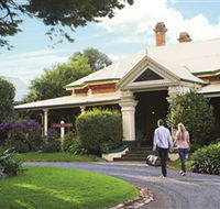 Historical Walk Through Russell Street - Accommodation in Brisbane