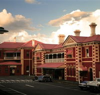 Historic Walk Through Mort Estate - Accommodation in Brisbane
