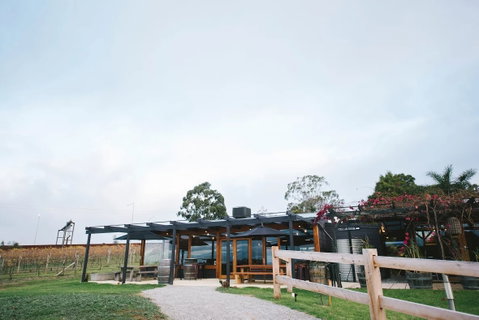 Saint Regis Winery, Food & Wine Bar - Accommodation in Brisbane 3
