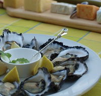 Oyster Shed on Wray Street - Accommodation in Brisbane
