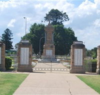 Warwick War Memorial and Gates - Accommodation in Brisbane