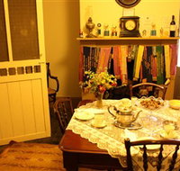 Roughley House and The Pines - Accommodation in Brisbane