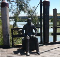 Captain John Egge Statue - Accommodation in Brisbane