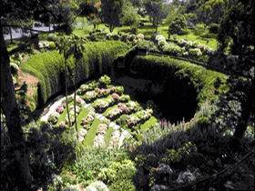 Umpherston Sinkhole - Accommodation in Brisbane 0