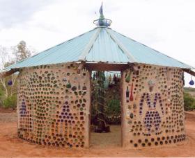 Aladdins Cave Bottlehouse - Accommodation in Brisbane 0