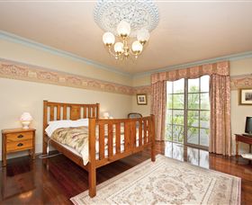 Barcaldine House - Accommodation in Brisbane 7
