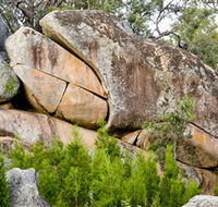 Frog Rock - Accommodation in Brisbane