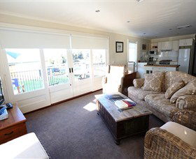Keith Tulloch Wine - Accommodation in Brisbane 3