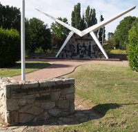 Southern Cloud Memorial - Accommodation in Brisbane