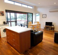 Karrak Reach Forest Retreat - Accommodation in Brisbane