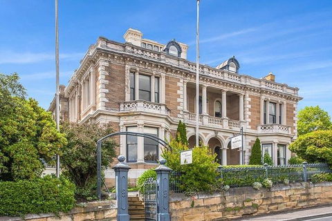 A Sommelier Guided Tour: Thursday Afternoon Wine Gin Cheese & Cocktails - Accommodation in Brisbane 7