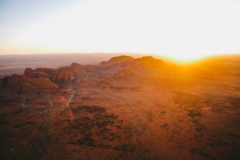 Scenic Flight: Uluru & Kata Tjuta - Accommodation in Brisbane 4
