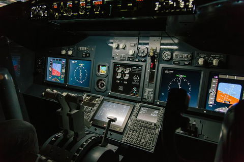 Airliner-737 - 60 MINS - Flight Simulator Experience - Accommodation in Brisbane 1